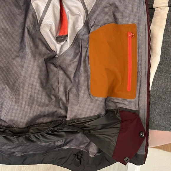 Arc’Teryx Sentinel Jacket